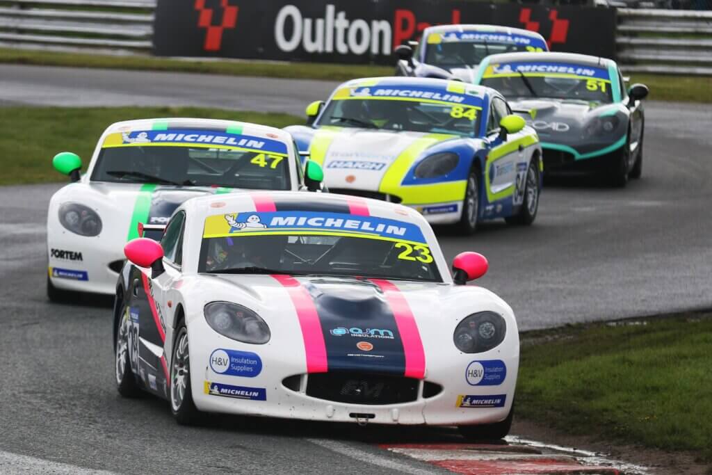 Holly in action at a wet Oulton Park circuit. Image credit: Jakob Ebrey Photography